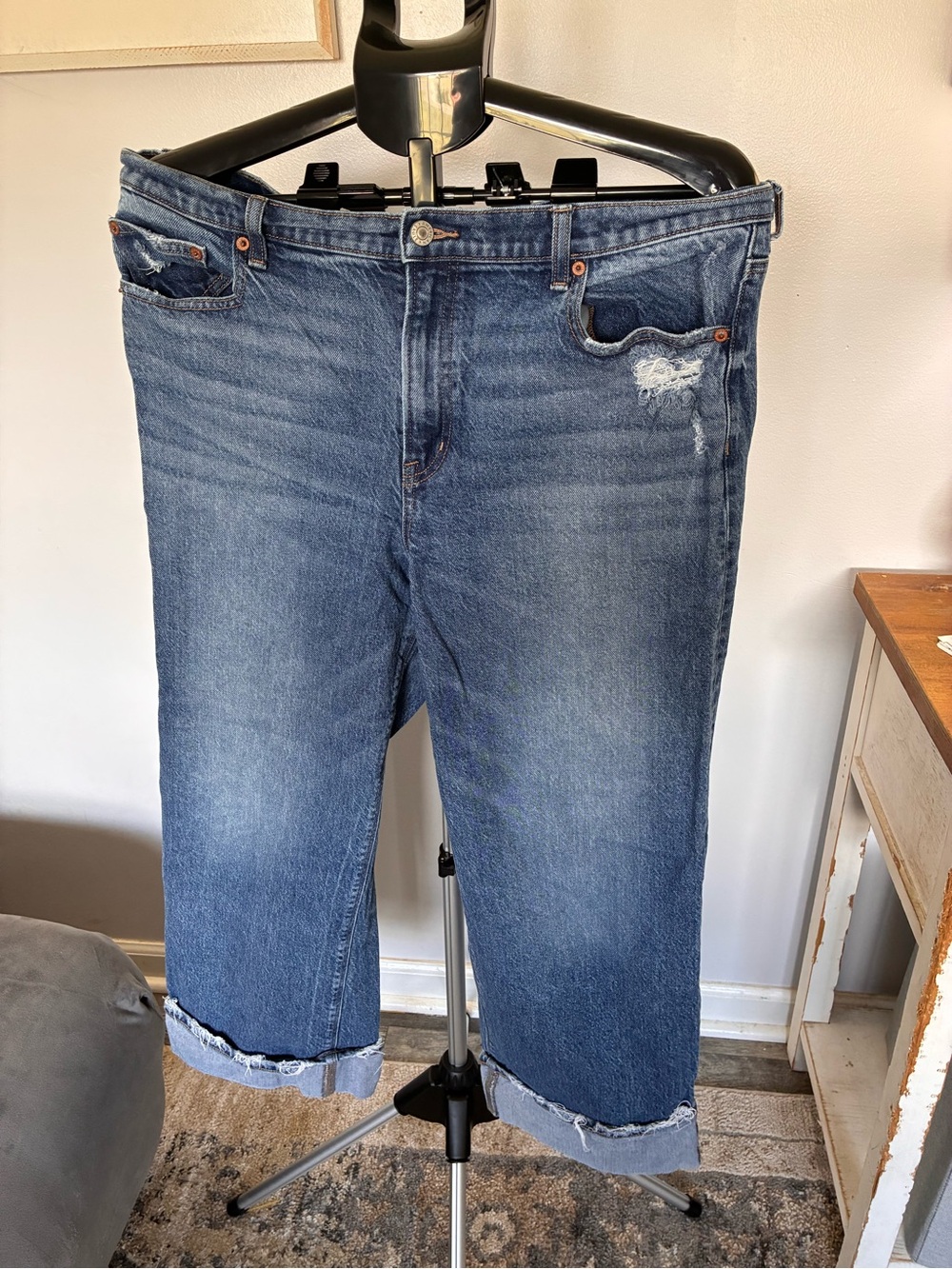 American Eagle Outfitters Men's Mid-Blue Distressed Relaxed Jeans